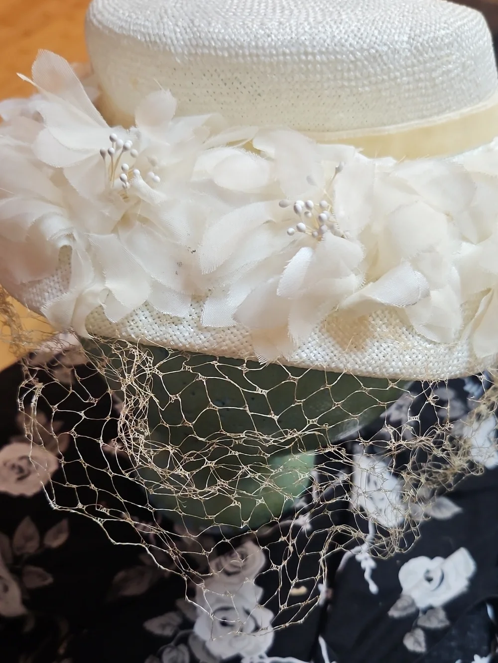 1950s Vintage Rare Judith Leiber Straw  Floral Pillbox Veil Hat Petal Trim